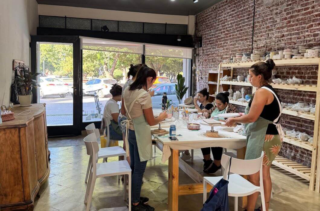 Manos que crean: cuando la  cer�mica se convierte en una  escuela para la vida